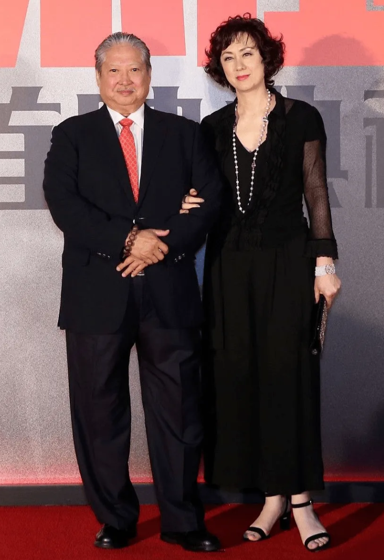 谁能匹敌洪金宝妻子的美貌？
        洪金宝的妻子高丽虹，比老洪小16岁，