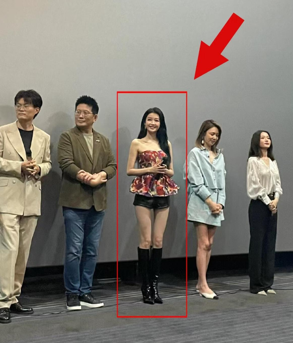 我天，离婚真是天然的医美。。。

不少网友感叹她似乎变得更加美丽动人了。这种变化