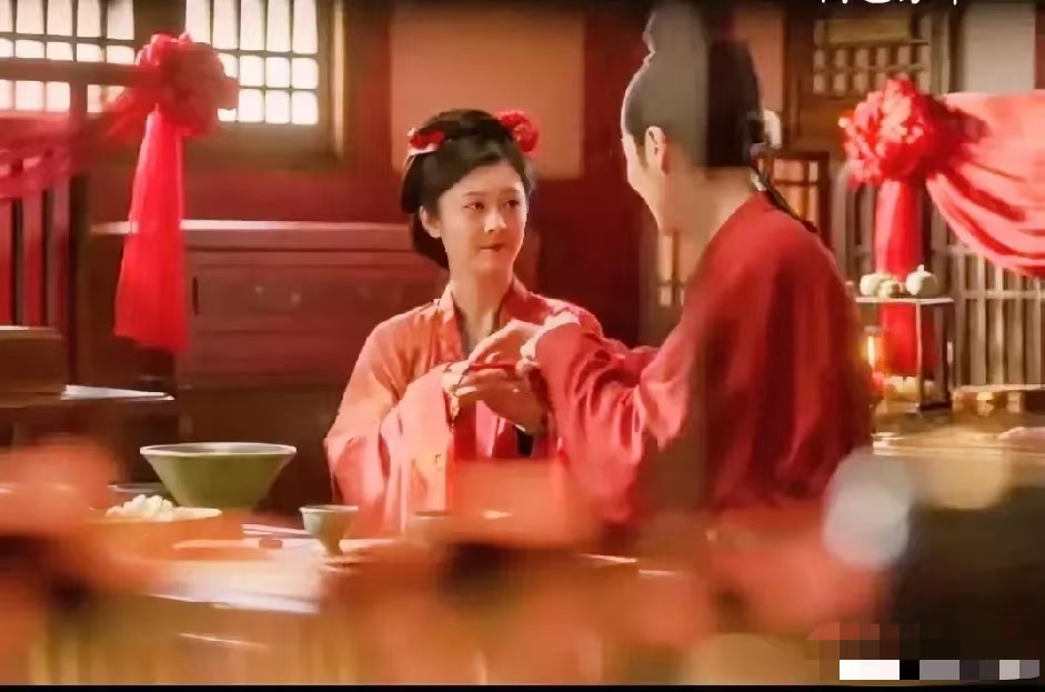 胜意跟王擎复婚，还办了婚礼。
可是办完婚礼，就把胜意给药昏过去。
转头联合刘家把