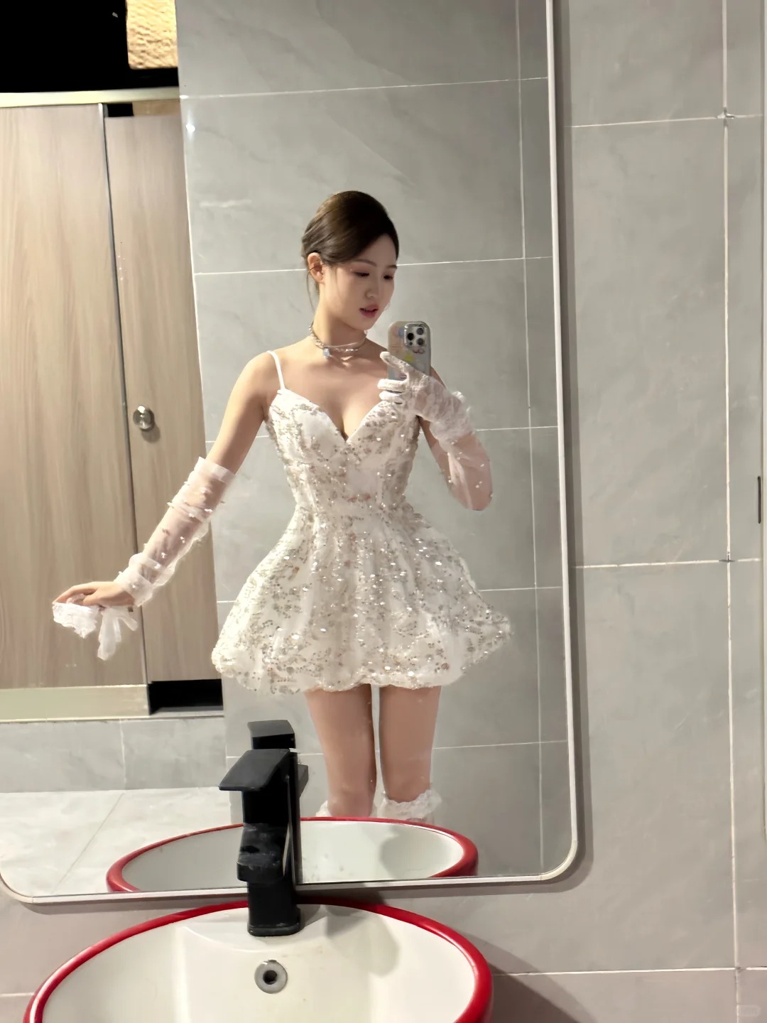 姐妹们能帮我看看我适合齐刘海吗