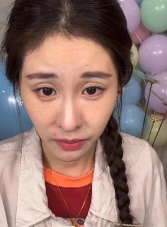 张碧晨直播不开美颜，也算是最真实都状态了 ，很有勇气 ，一般人做不到