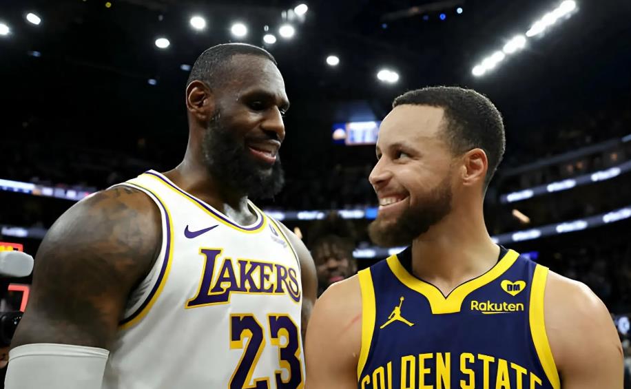 随着赛程过半，NBA西部全明星应该是这12位！

1、詹姆斯，40岁，23+7+