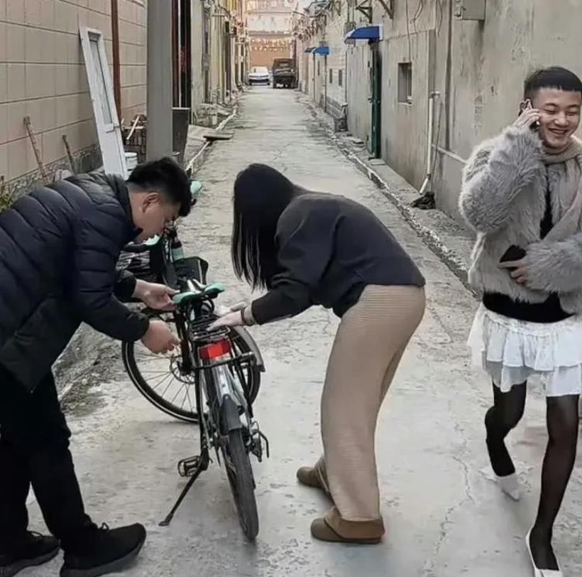 看第二张图我乐了！这就是成都