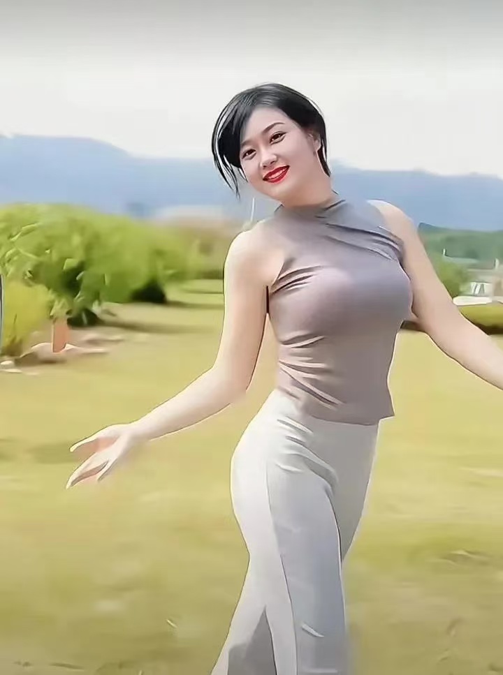 阿姨这个身材刚刚好哈哈哈哈哈