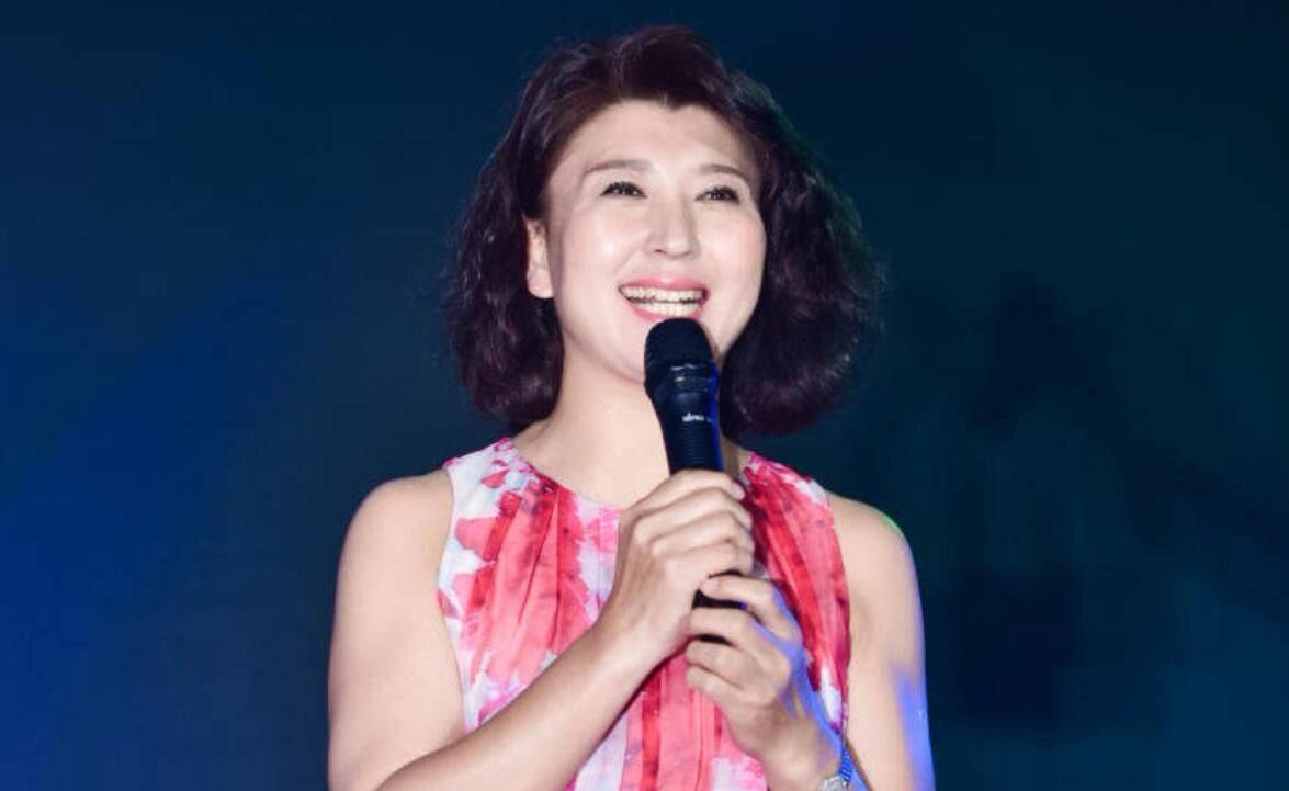 闫学晶：拒绝赵本山，低调嫁人