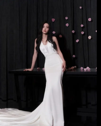 于文文身姿曼妙，女神范儿十足