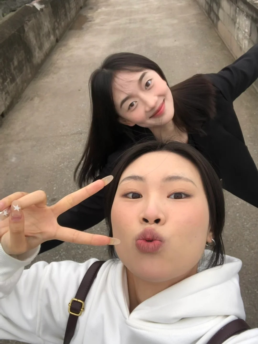 成都耍什么大牌？
求求了