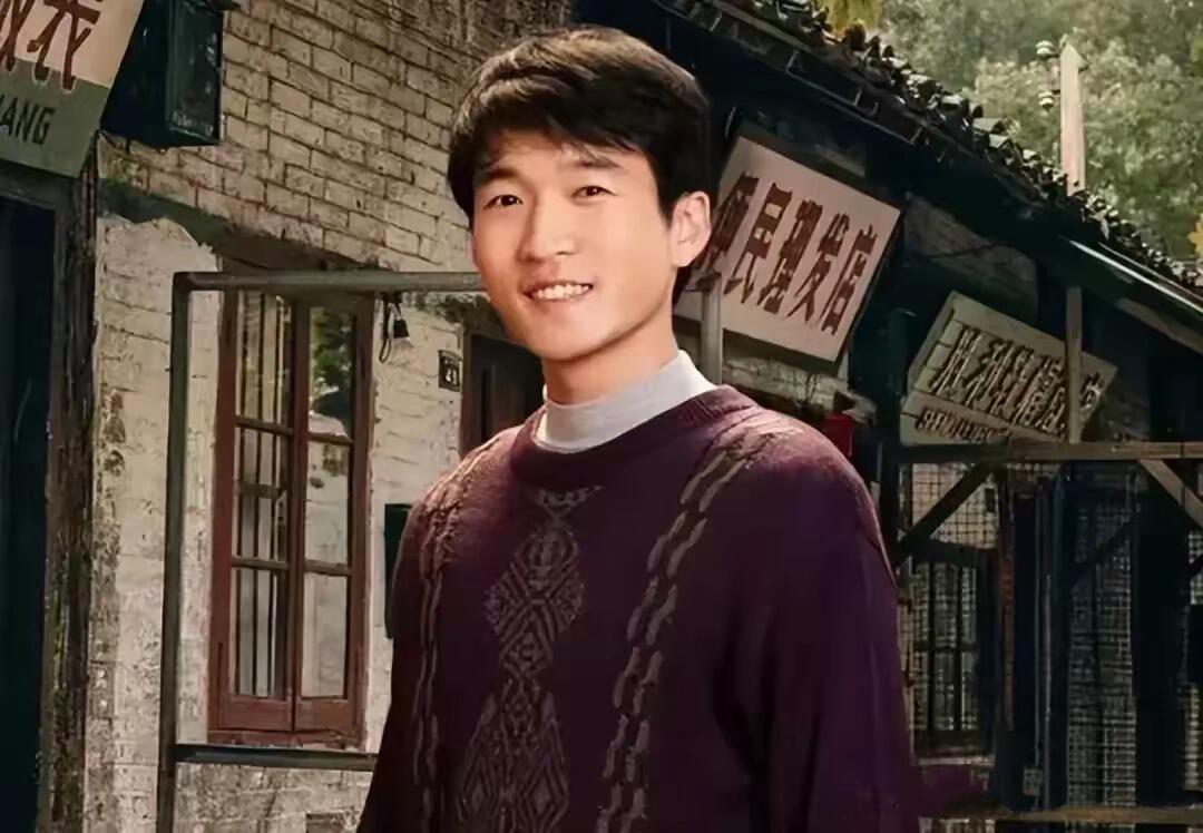 《小巷人家》:庄超英至死不知，为何鹏飞挣钱了，却赖在自家10年不走