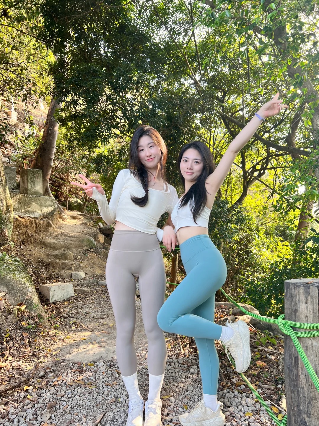 我的爬山搭子真好看🍃让我看看你的
这也太幸福了吧🍃
跟以前去春游一样🍃
太