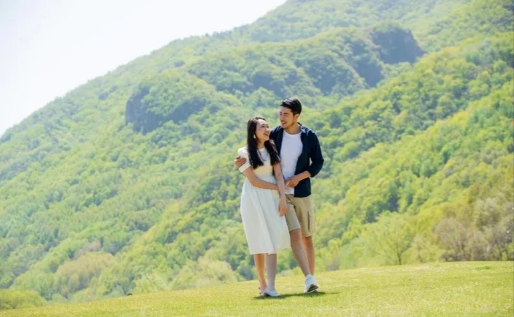 湖南，夫妻俩假离婚，男子把价值1370万的财产分给前妻。他只留130万。离婚后女