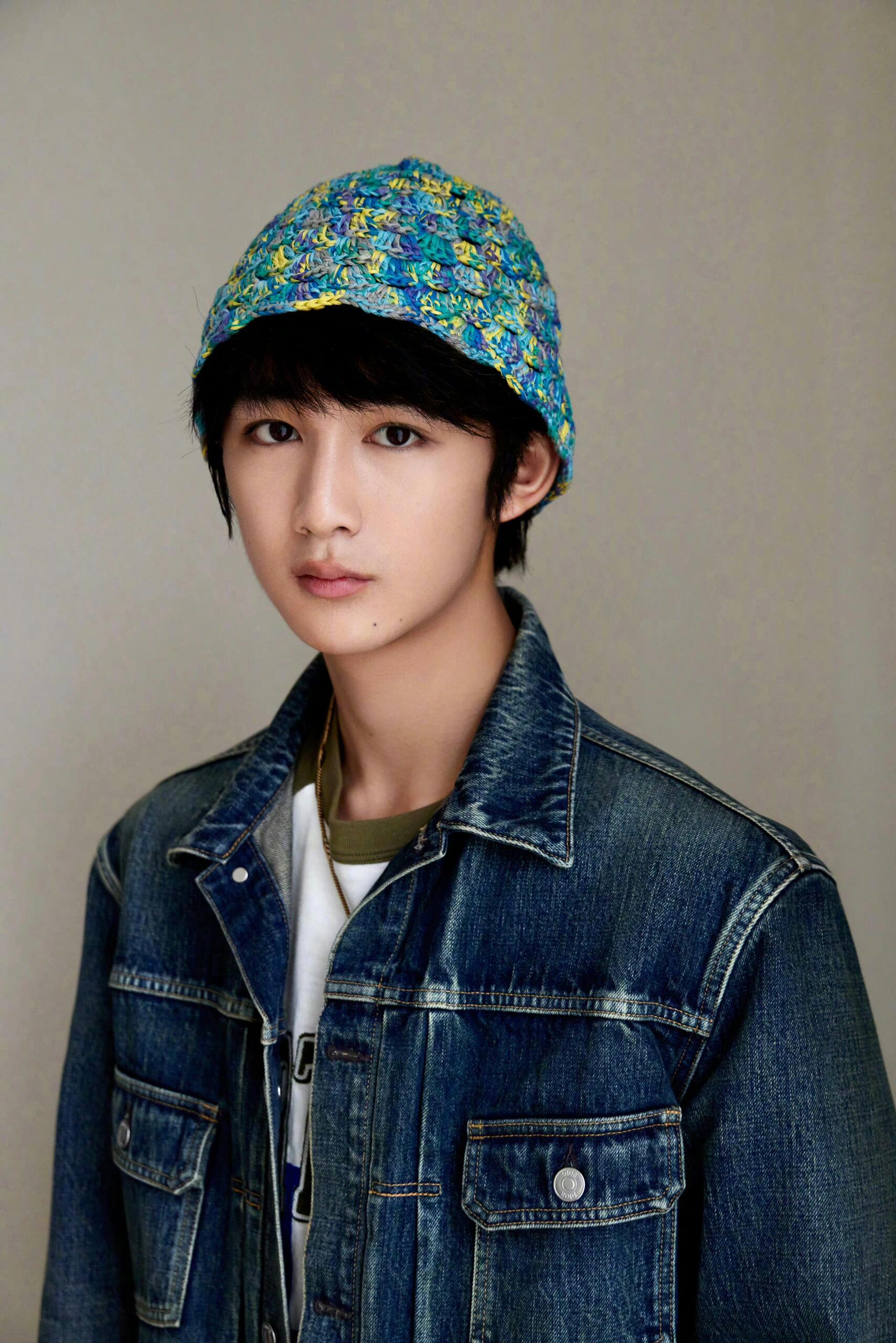 青春气息荣梓杉