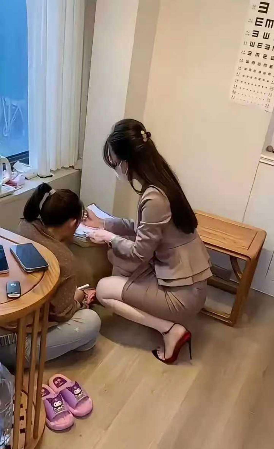 新请的家教很努力，是否要涨工资?
