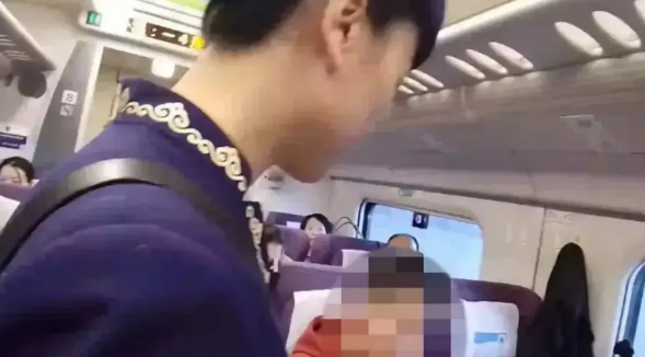 为何有些人侵犯别人的合法权益还理直气壮？

乘坐列车出行，购买的车票都与坐席一一