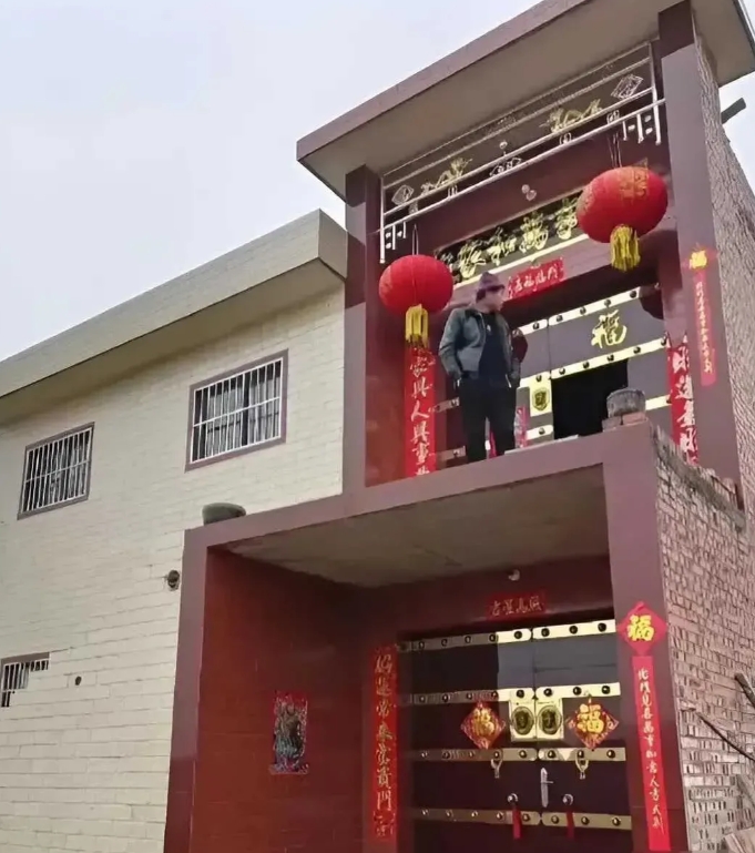 上边这个大门存在的意义是什么