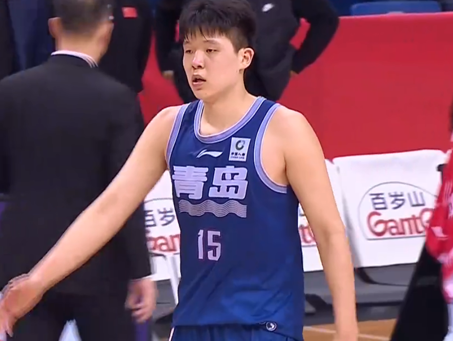 生死战，杨瀚森依旧是失意人。在今晚的生死战中，杨瀚森除了开局表现不错外，随后的比