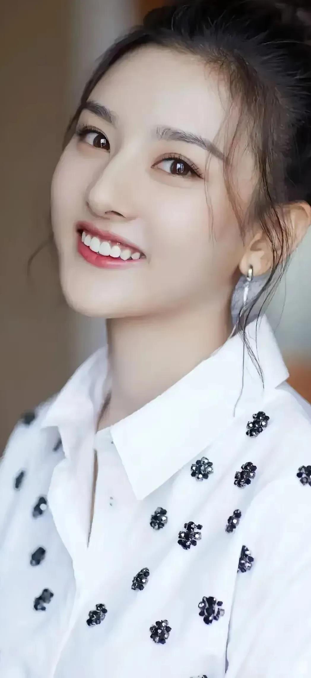宋祖儿这回应还不如不回应，洗白都不是这么洗白的。这不是此地无银三百两嘛？这男的没