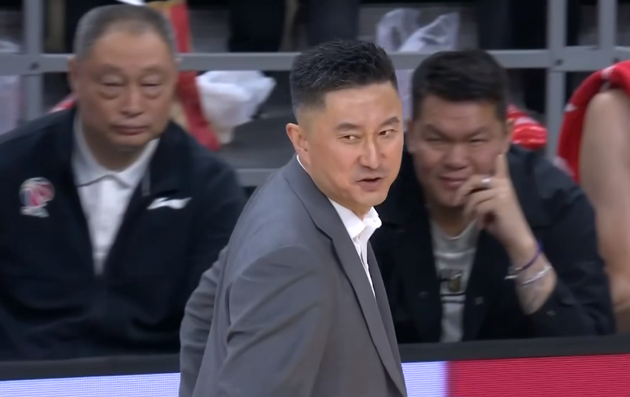 在昨晚的CBA焦点之战中，广东男篮坐镇主场，以一场酣畅淋漓的25分大胜复仇辽宁队