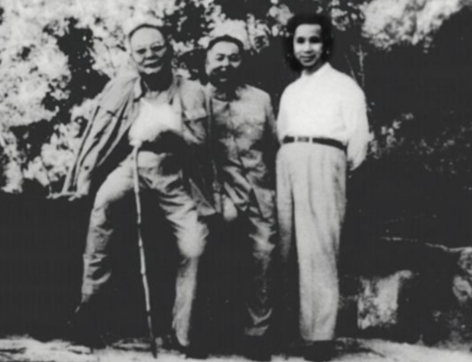 1977年，为革命奉献一生的叶帅已是耄耋之年，儿女们筹备了简朴的寿宴。不少老战友