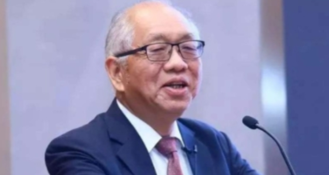 24年美籍华裔数学家丘成桐大胆言辞，中国数学水平落后美国80多年，瞬间引发轩然大
