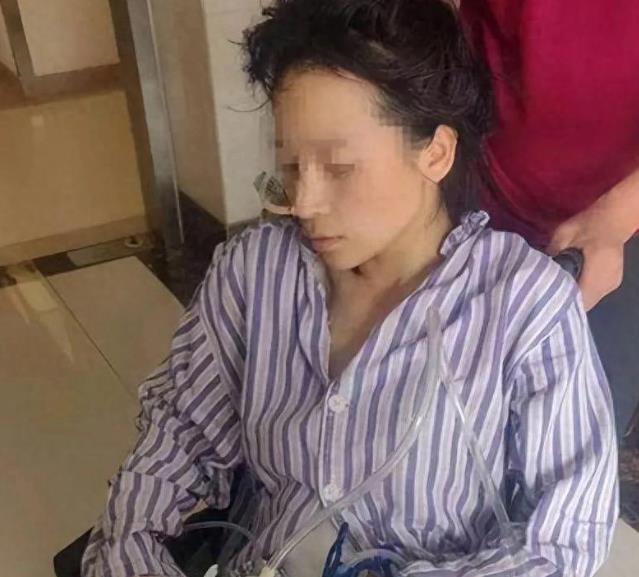 报道家暴16次大笑的主持人和律师引起众怒！
 
假如这个事情发生在她姐姐，妹妹或