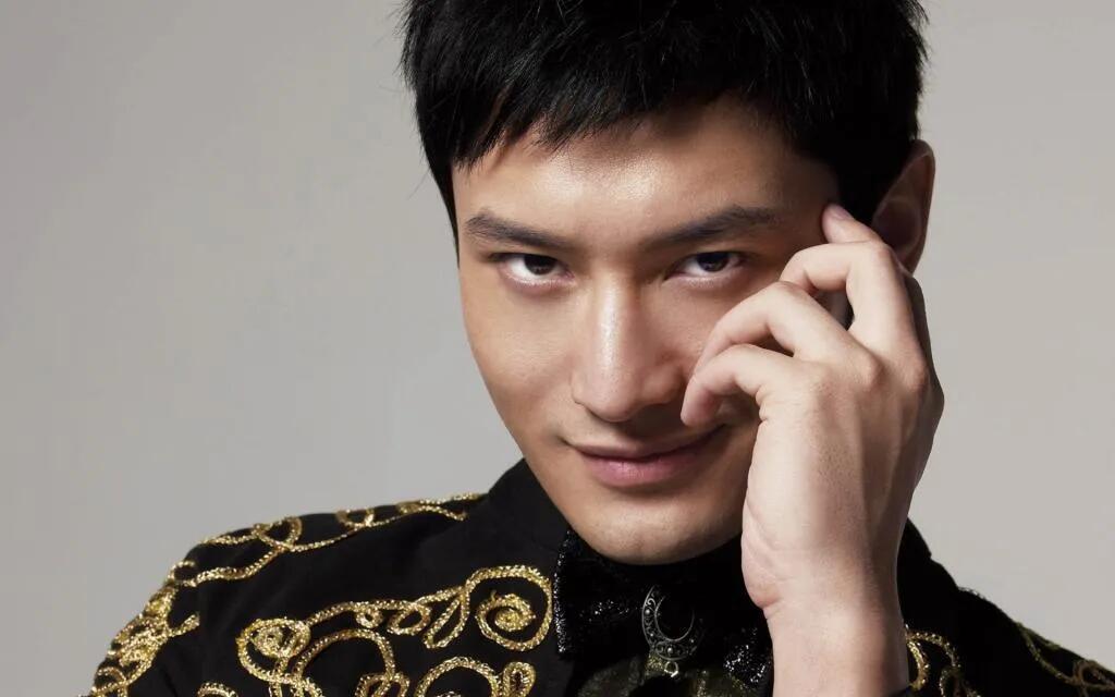 黄晓明力挺孙颖莎，点赞乒乓小将赛场风采