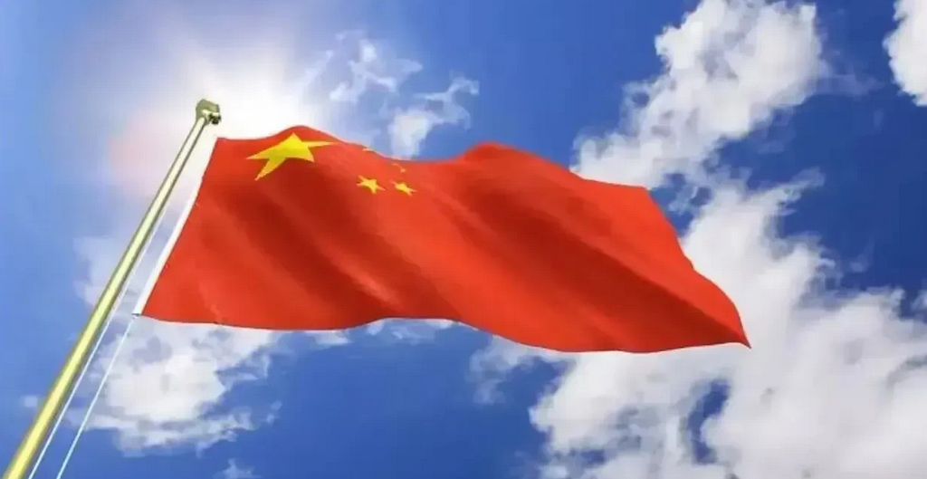 私有化泛滥，搞得我们老百姓是苦不堪言啊！你瞧瞧，现在坐个火车，列车员都不是铁路局