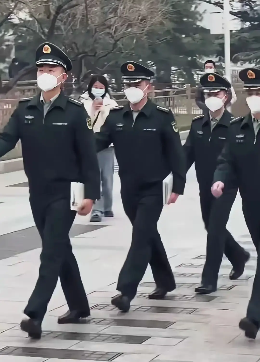 军服看着像俄军