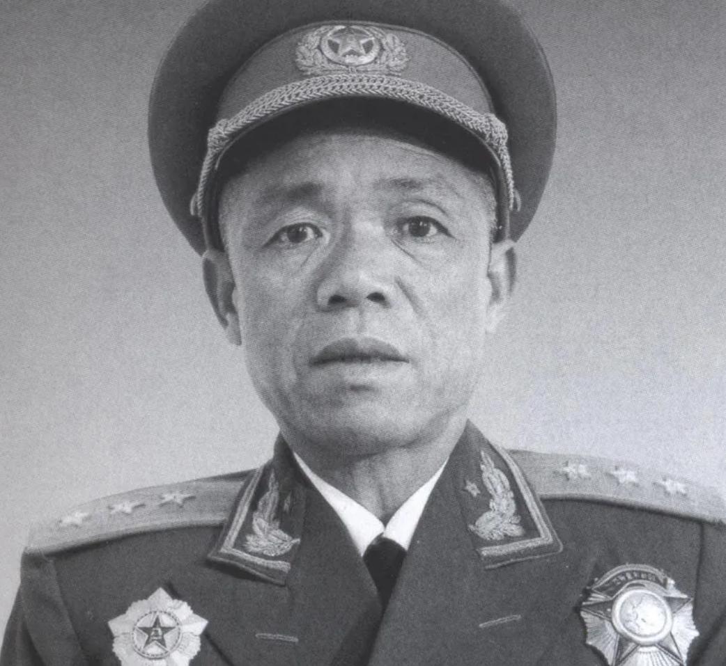 1973年，韩先楚任军区司令员，点名要一中将，不料，周总理竟直接拒绝：“谁都可以