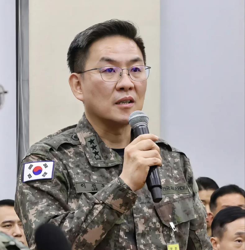 突发消息！韩国警方最新确认，尹锡悦下达戒严之后曾动用了约1500名韩国军人参与执