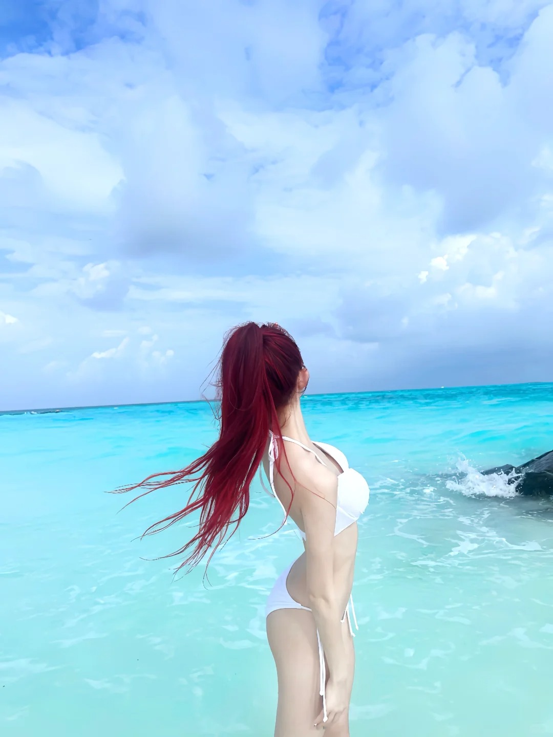 有一种蓝叫马尔代夫蓝
去的时候天气不好
但是海水还是好蓝
好爱马尔代夫的薄荷海～