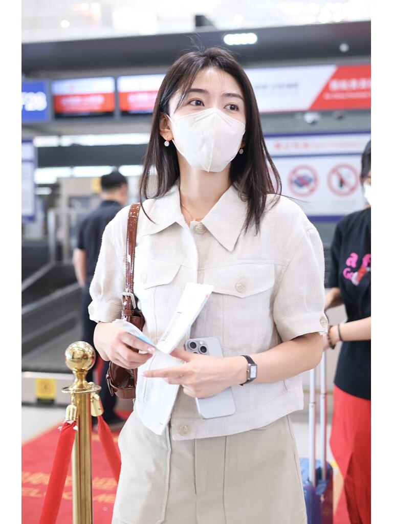 梁洁简洁又大气