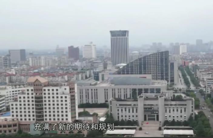 广西，男子羡慕朋友理财高收益，拿7万元委托朋友，帮忙理财。不料，朋友却用7万元还