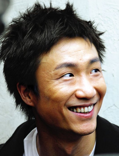 《再见爱人》看到现在，想起一段关于郑中基的采访：他说内地的真人秀都是演的，为啥不