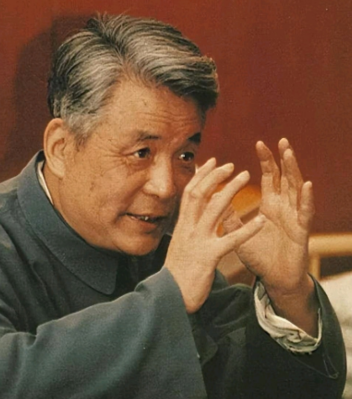 在“两弹一星”元勋邓稼先百年诞辰之际，儿子邓志平感慨万千地说道：“我父亲都已经1