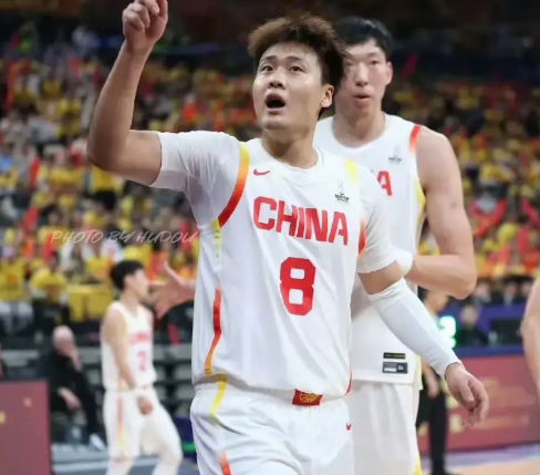 打个锤子！中国男篮86-78险胜关岛男篮，看看球员数据，谁才是赢球的最大功臣: