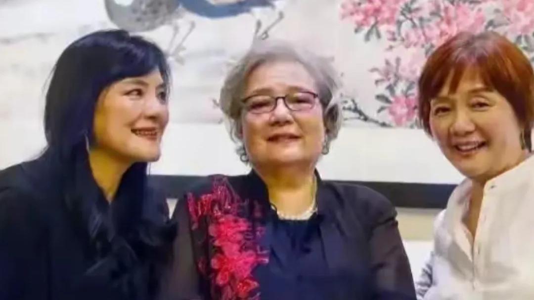 林婉珍家境惹人心疼，父亲有姨太太，妈妈生8子女，上学才有名字