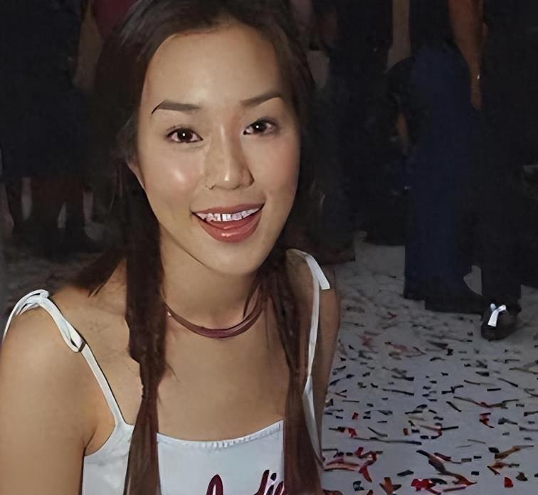 徐子淇她为什么不像郭晶晶一样，去工作，寻找到人生的意义和价值？
 
她不想做郭晶