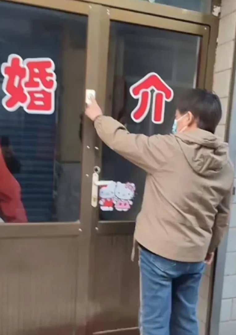 山西大同阳高县订婚强奸案，女方控告男方强奸存在证据不足。使得案件二审审理一再延期