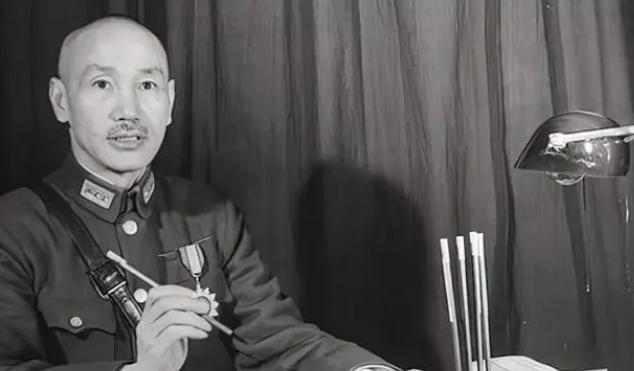 重庆谈判归途病重，毛泽东疑遭下毒之谜