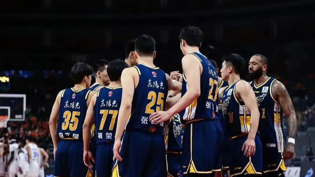 CBA 常规赛风云：有人春风得意，有人命悬一线