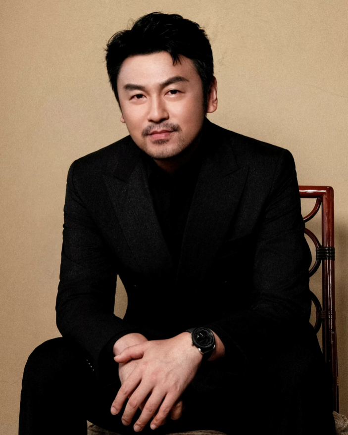 演员，雷佳音说，贾玲和马丽她俩太不一样了。还没见贾玲之前，我以为她特搞笑，天天抖
