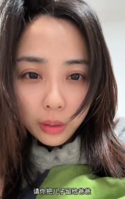 情感和家庭是日常生活中最柔软却又最坚韧的部分。然而，当一位母亲独自撑起一个家十年