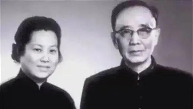 郭沫若洞房惊变，张琼华苦守郭家，终获尊重