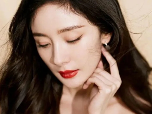 杨幂：光环背后的孤独与坚守