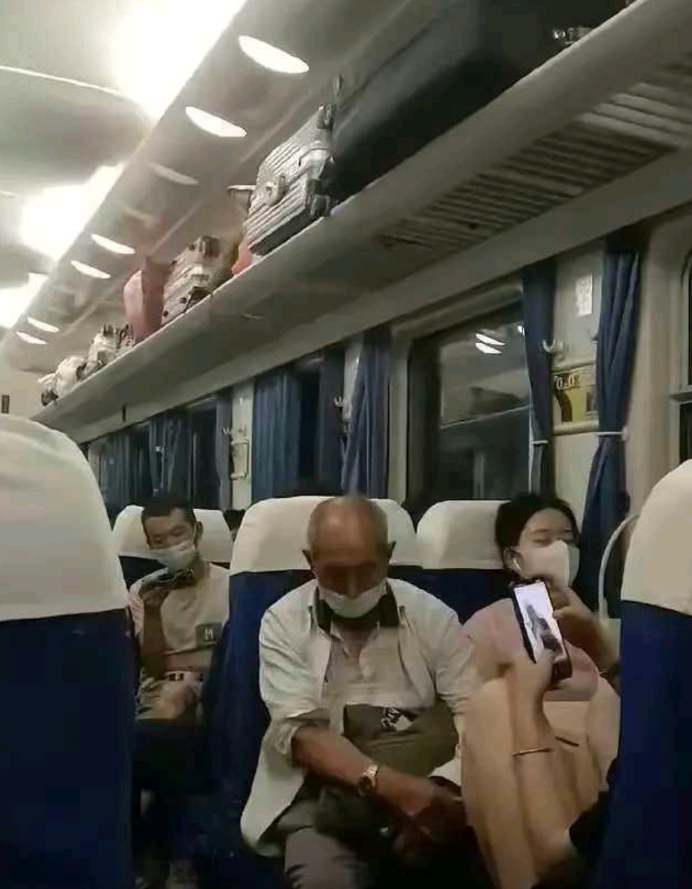 大爷愣是一晚上没睡