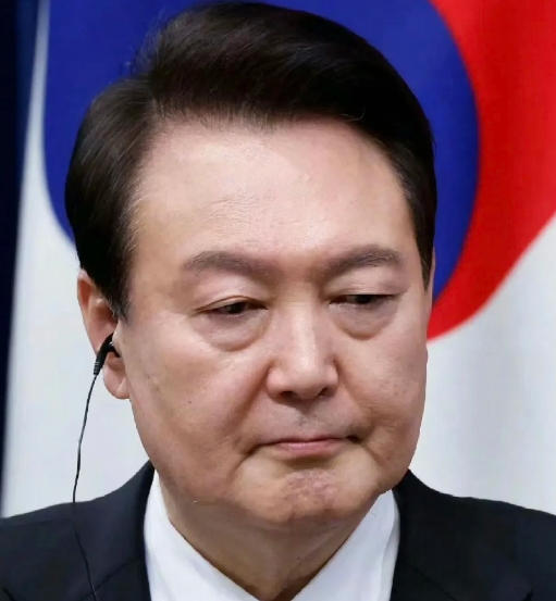 尹锡悦的事情可能会出现转机，第八次正式辩论，3名证人出庭作证。这3名证人主要就是