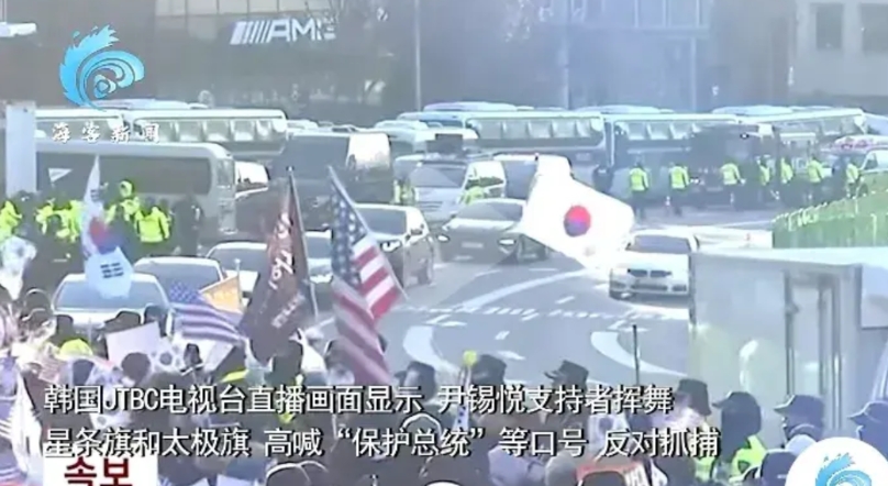 韩国估计真被美国和日本渗透成“筛子”
瞧瞧支持尹锡悦百姓竟然拿着美国旗和日本旗，