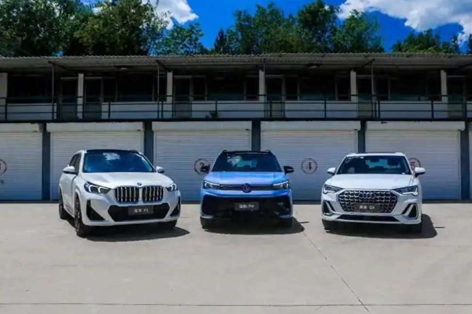 
买德系燃油车的注意，以下几个办法可以帮你省油。
1.把自动大灯功能给关闭了，有