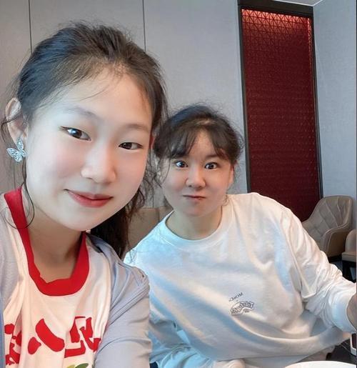 小沈阳的女儿沈佳润:曾因长相太丑被骂像猴,如今逆袭撞脸韩星(小沈阳女儿简介)-第28张图片-九妖电影 小沈阳的女儿沈佳润:曾因长相太丑被骂像猴,如今逆袭撞脸韩星(小沈阳女儿简介)-第28张图片-九妖电影