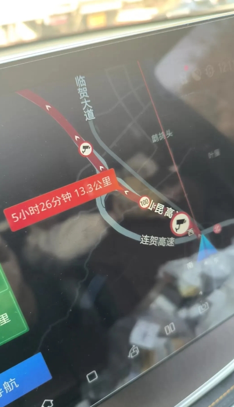 13公里堵车五个半小时，闻所未闻！汕昆高速刷新了记录，我以为广连，二广，许广，沪